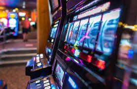 betwiner Live Casino ဒီလာနှင့် ကတ်ဂိမ်းကစားနေသောမြင်ကွင်း
