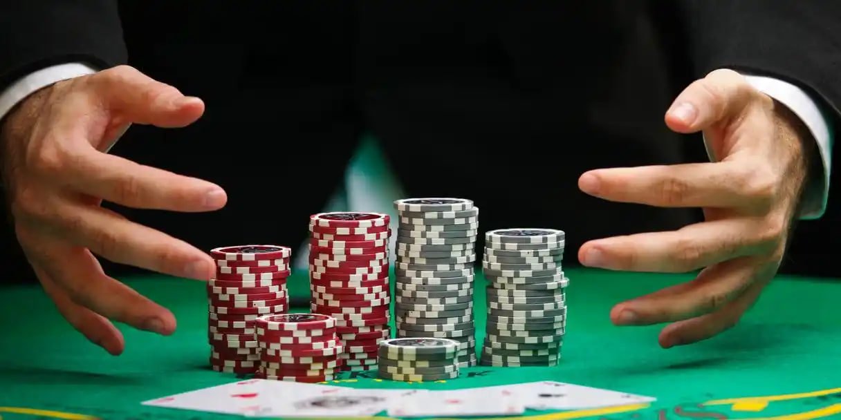 Betwiner မိုဘိုင်းအက်ပ် Myanmar တွင် ဖုန်းဖြင့် ကစားနေသောမြင်ကွင်း
